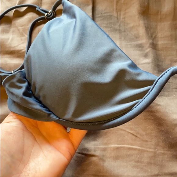 Gray bikini - Picture 3 of 3